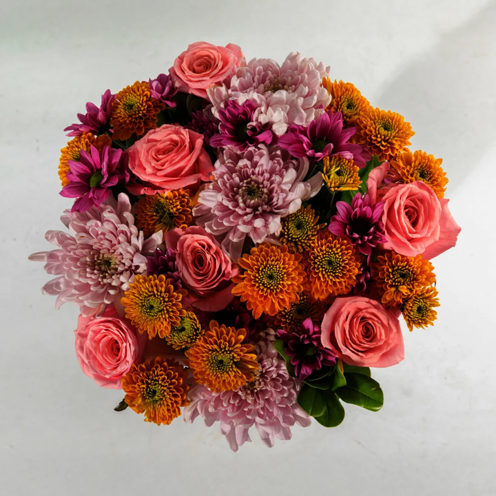 Fleeting Sparkle: Bouquet of Roses and Daisies