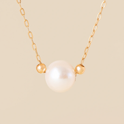 Cultured Pearl Necklace with Red Roses